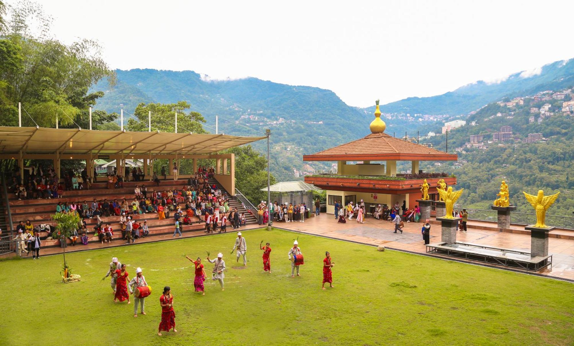 Oro Montana Hotels And Resort Gangtok Exterior foto